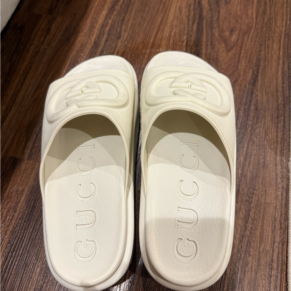 Gucci Gg Rubber Platform Slides